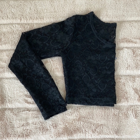 Cropped Lace Top sz Small - Picture 2 of 2